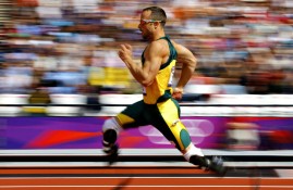 半岛体育入口-足总杯最新形势：罗马高居榜首，川崎前锋强势追赶，冠军归属成迷